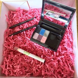 Mary Kay Eyeshadow Palette & Eyeliner Bundle
